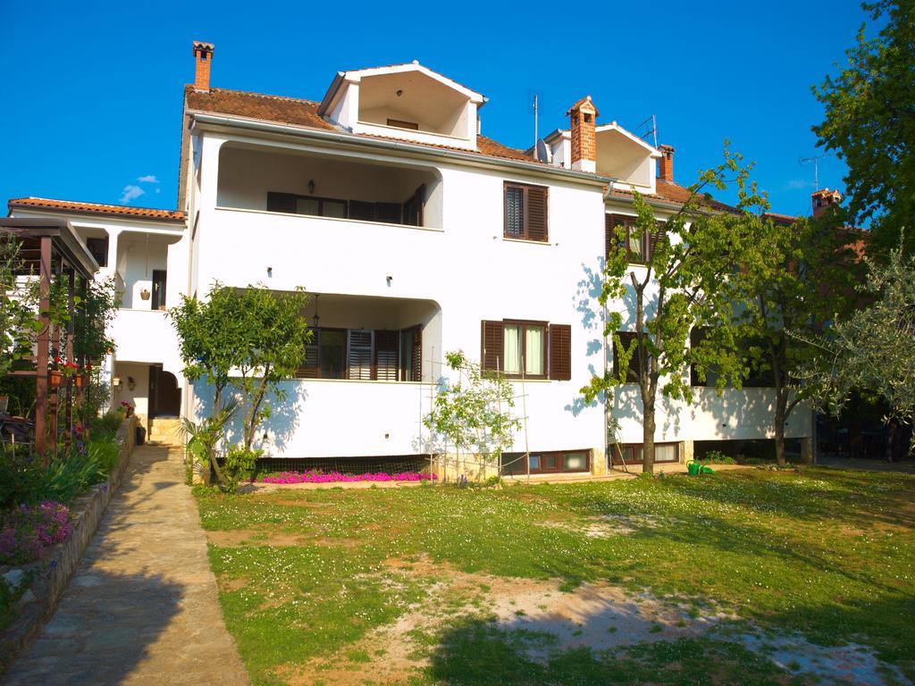 Nada Apartments Poreč Extérieur photo